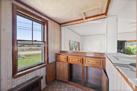 484 W River Road Augusta ME 04330