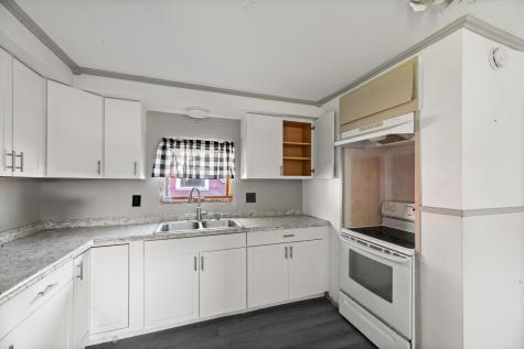 484 W River Road Augusta ME 04330