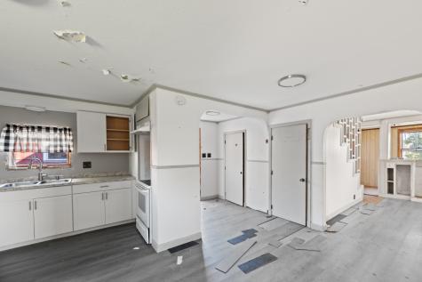 484 W River Road Augusta ME 04330