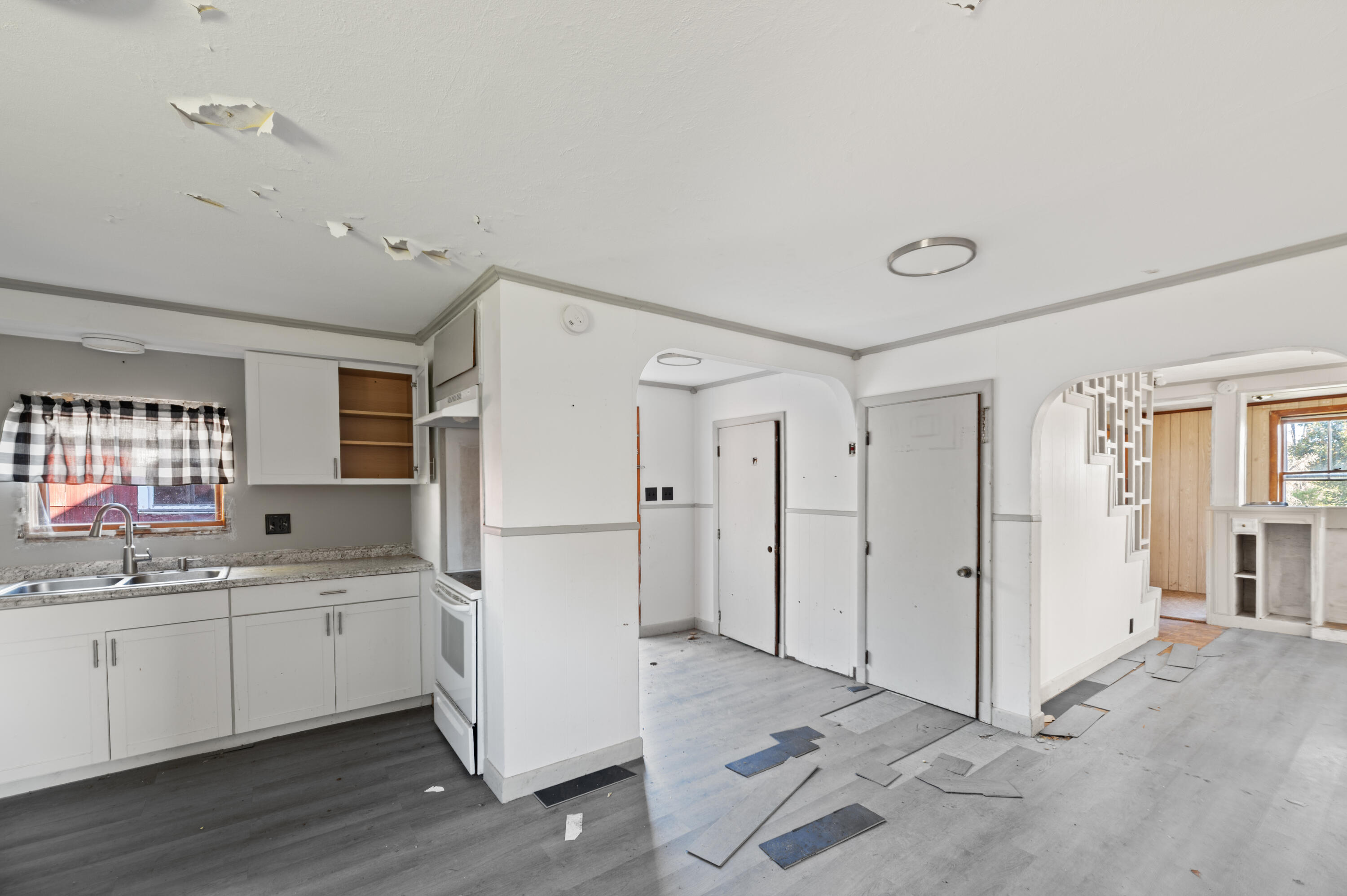 484 W River Road Augusta ME 04330