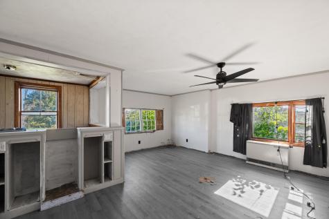 484 W River Road Augusta ME 04330