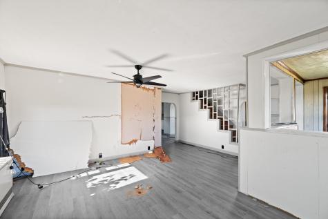 484 W River Road Augusta ME 04330