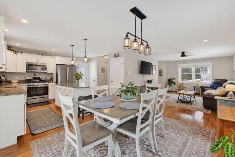 12 Robinson Road Scarborough ME 04074