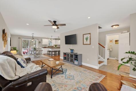 12 Robinson Road Scarborough ME 04074