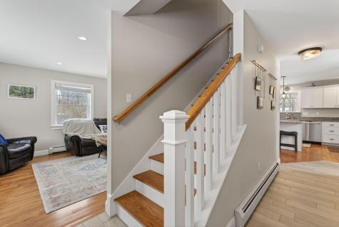 12 Robinson Road Scarborough ME 04074