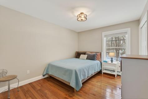 12 Robinson Road Scarborough ME 04074