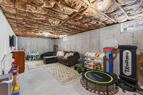 12 Robinson Road Scarborough ME 04074