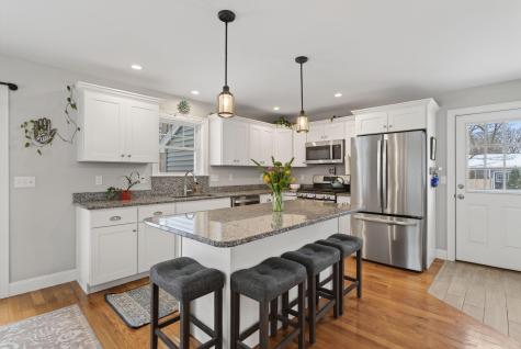 12 Robinson Road Scarborough ME 04074