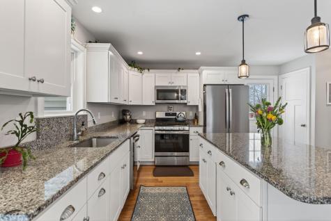 12 Robinson Road Scarborough ME 04074