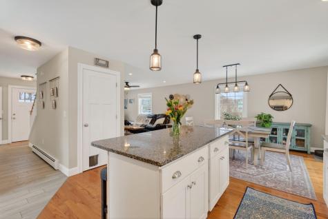 12 Robinson Road Scarborough ME 04074