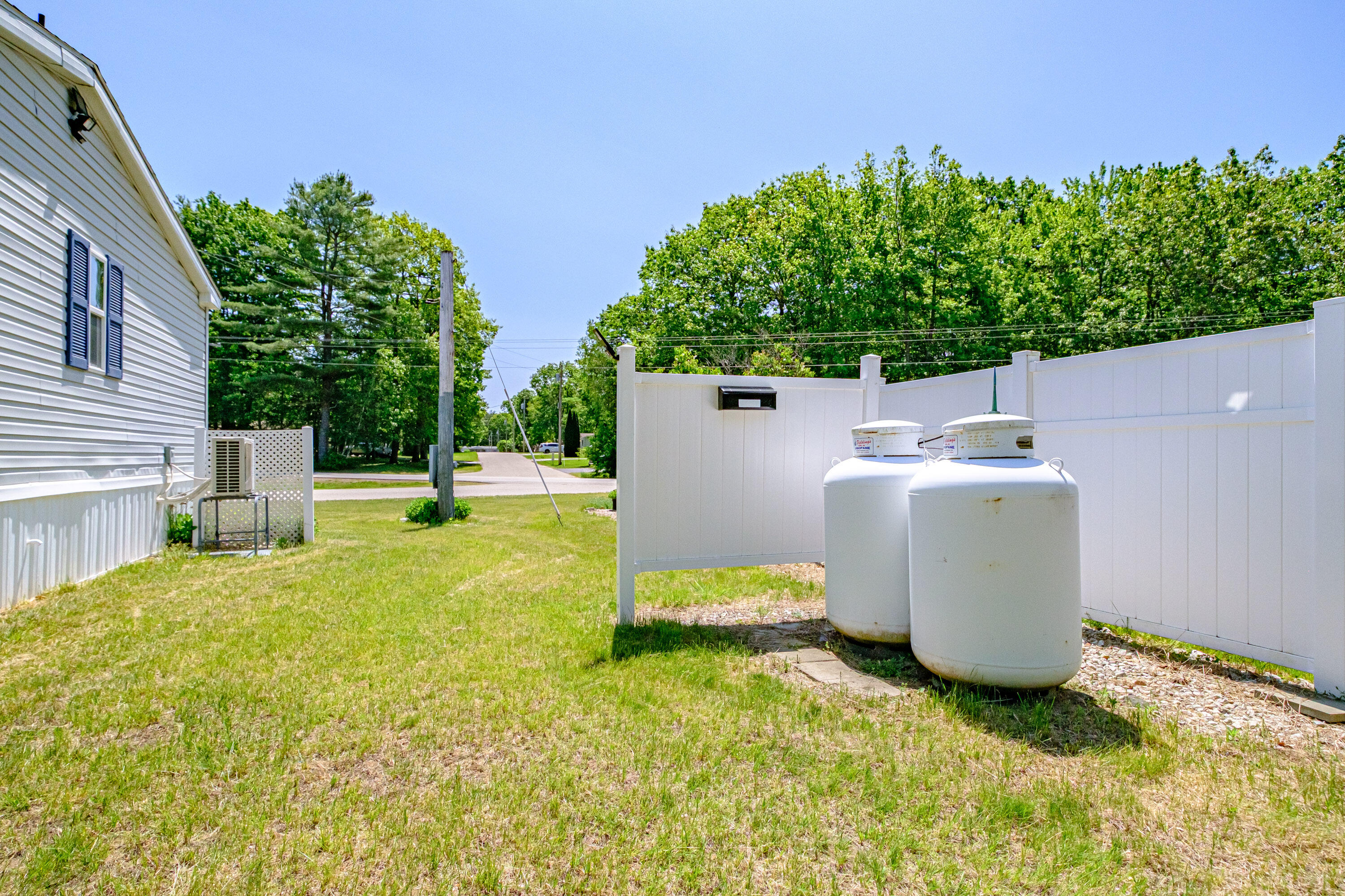 2 Windsor Drive Alfred ME 04002