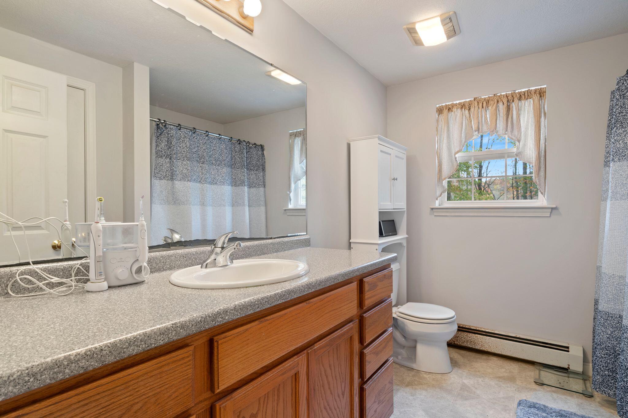 17 Fox Track Buxton ME 04093