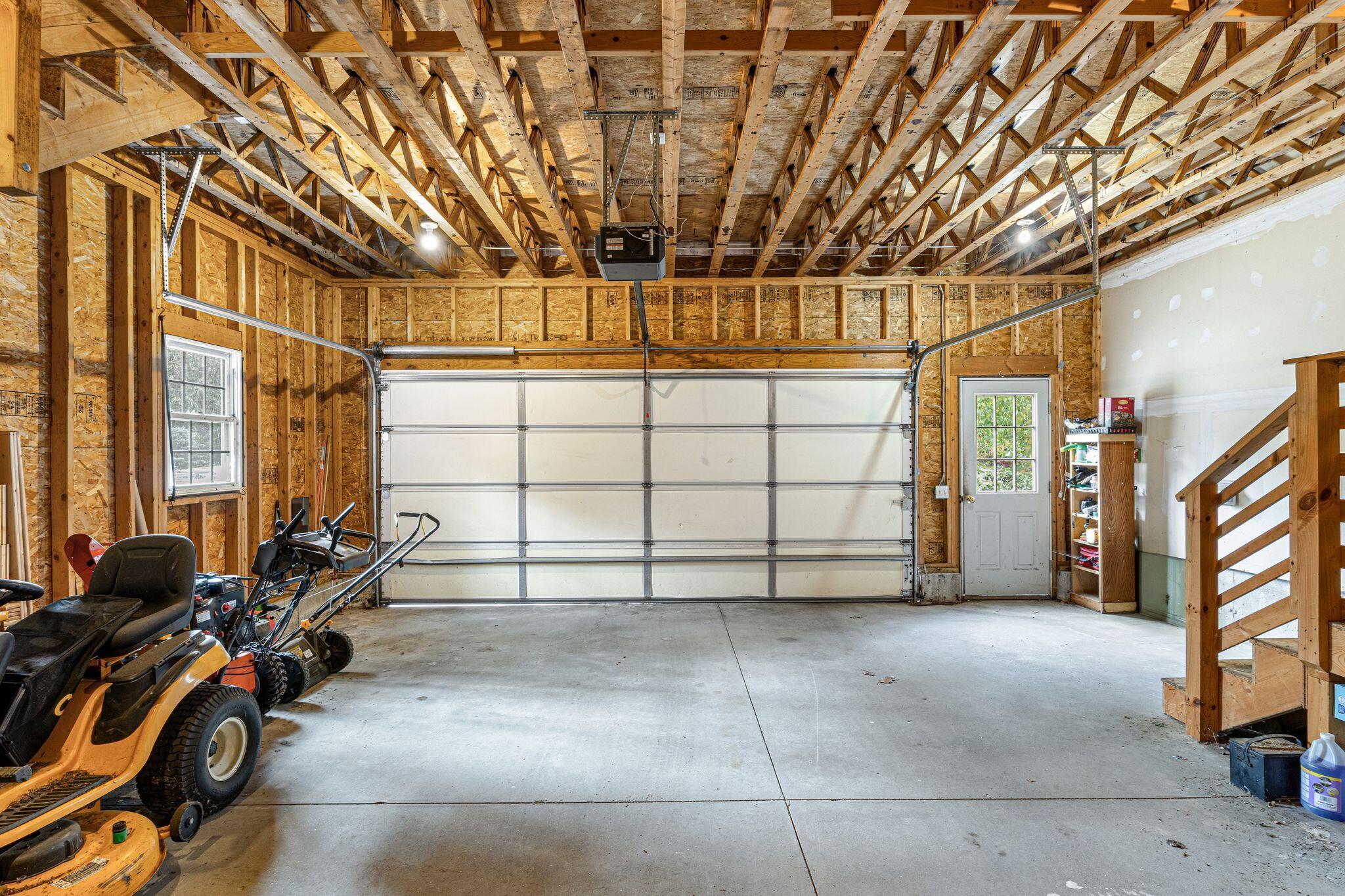 17 Fox Track Buxton ME 04093