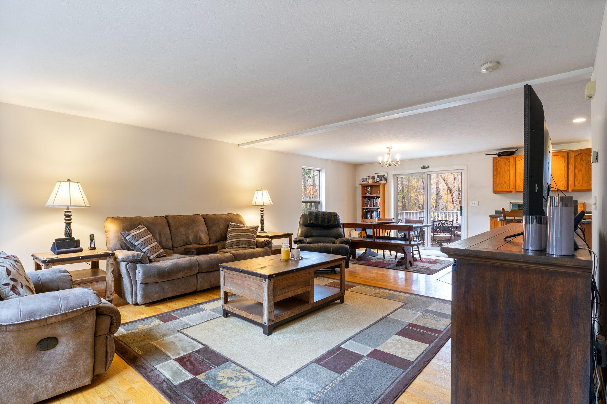 17 Fox Track Buxton ME 04093