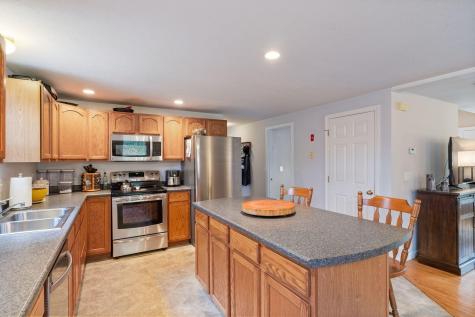 17 Fox Track Buxton ME 04093