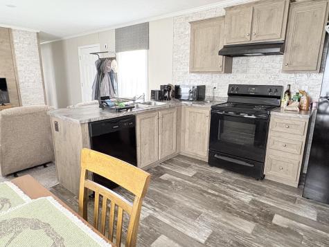 16 R.w. Macleod Lane Belfast ME 04915