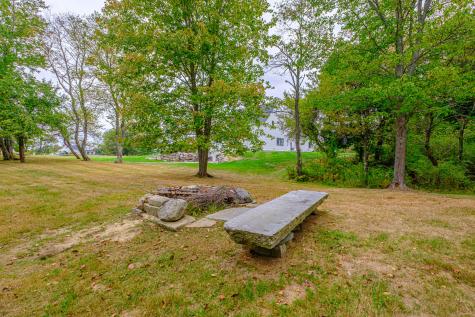 583 North Road Yarmouth ME 04096