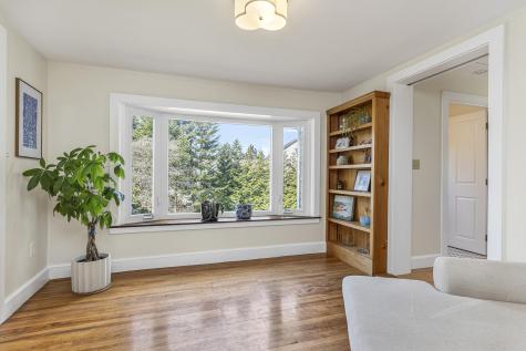 387 Mitchell Road Cape Elizabeth ME 04107
