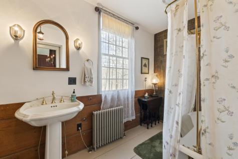 88 Bath Road Wiscasset ME 04578