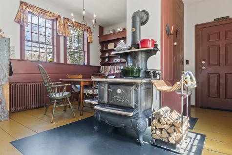 88 Bath Road Wiscasset ME 04578