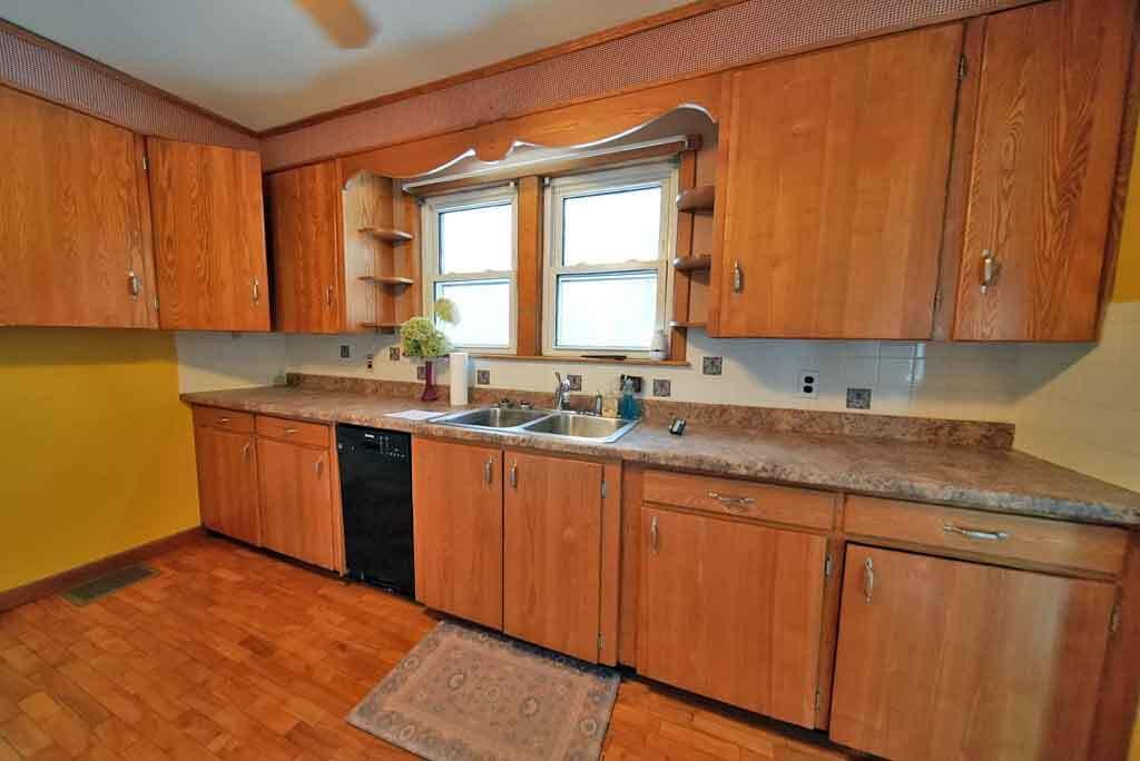 20 Cleaves Street Crystal ME 04747