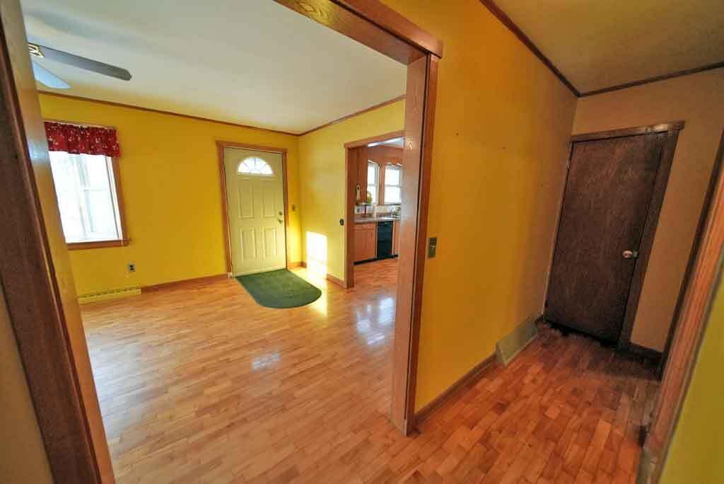 20 Cleaves Street Crystal ME 04747