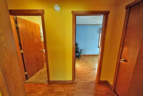 20 Cleaves Street Crystal ME 04747