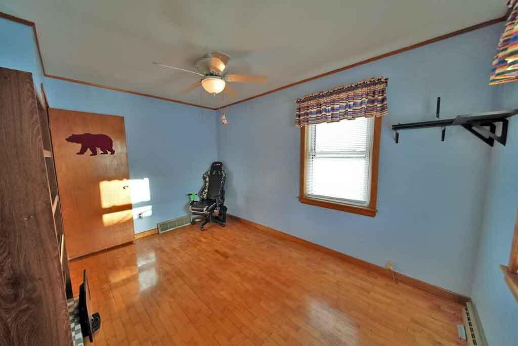 20 Cleaves Street Crystal ME 04747