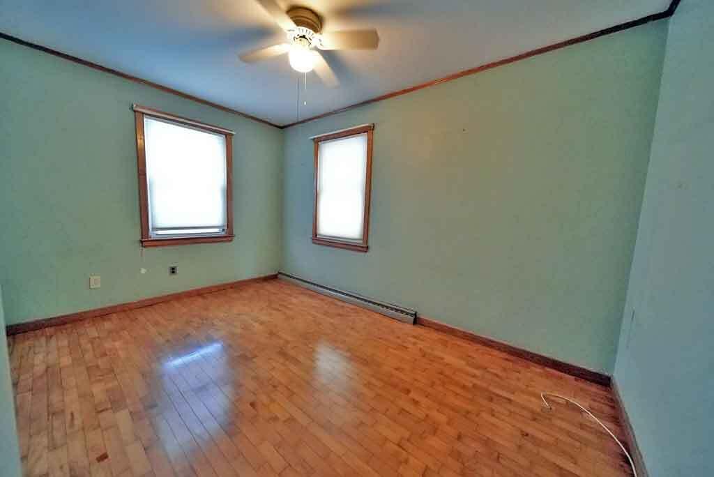 20 Cleaves Street Crystal ME 04747