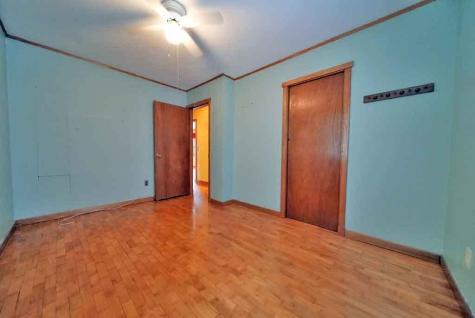 20 Cleaves Street Crystal ME 04747