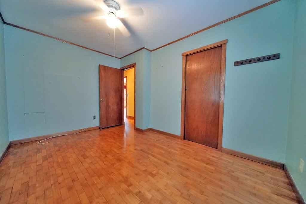 20 Cleaves Street Crystal ME 04747