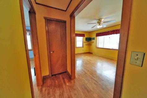 20 Cleaves Street Crystal ME 04747