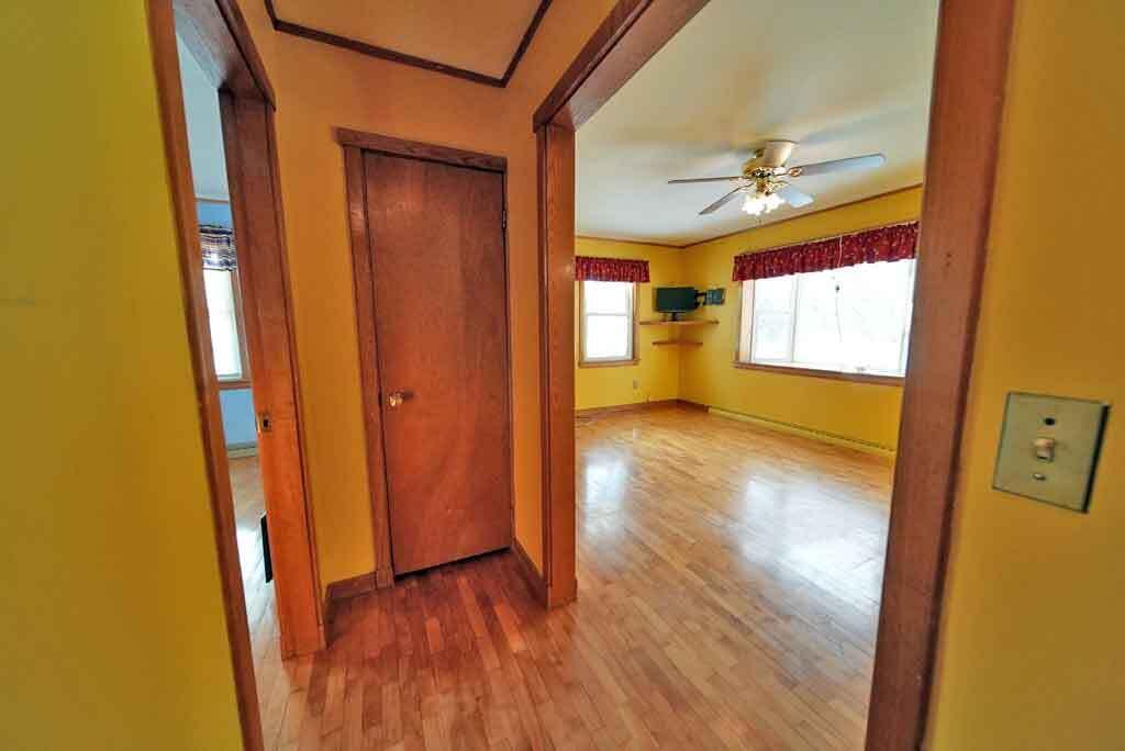 20 Cleaves Street Crystal ME 04747