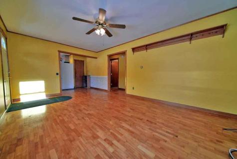 20 Cleaves Street Crystal ME 04747