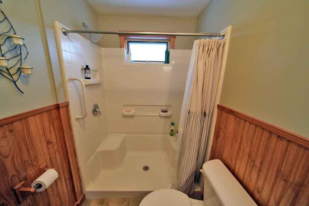 20 Cleaves Street Crystal ME 04747