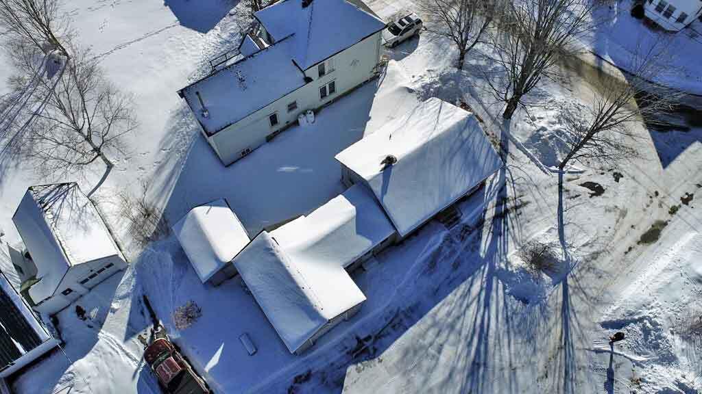 20 Cleaves Street Crystal ME 04747