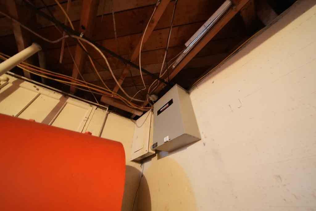 20 Cleaves Street Crystal ME 04747