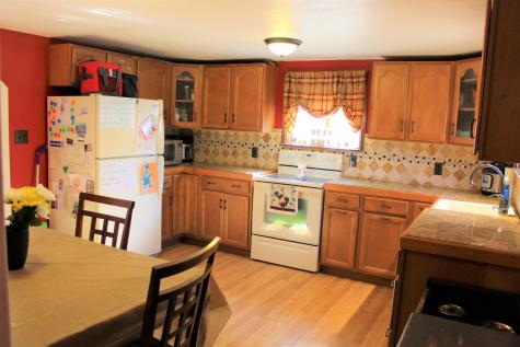 1087 Hallowell Litchfield Road West Gardiner ME 04345