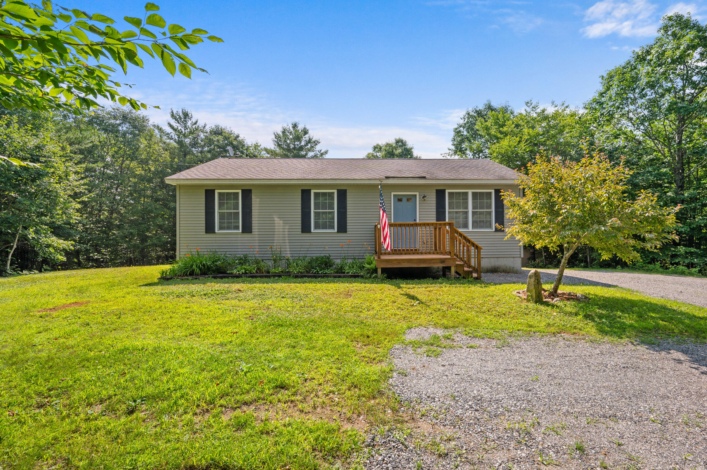 5 Randolph Lane Naples ME 04055