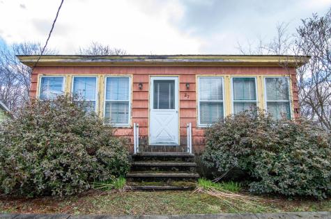 27 Reservoir Avenue Lewiston ME 04240