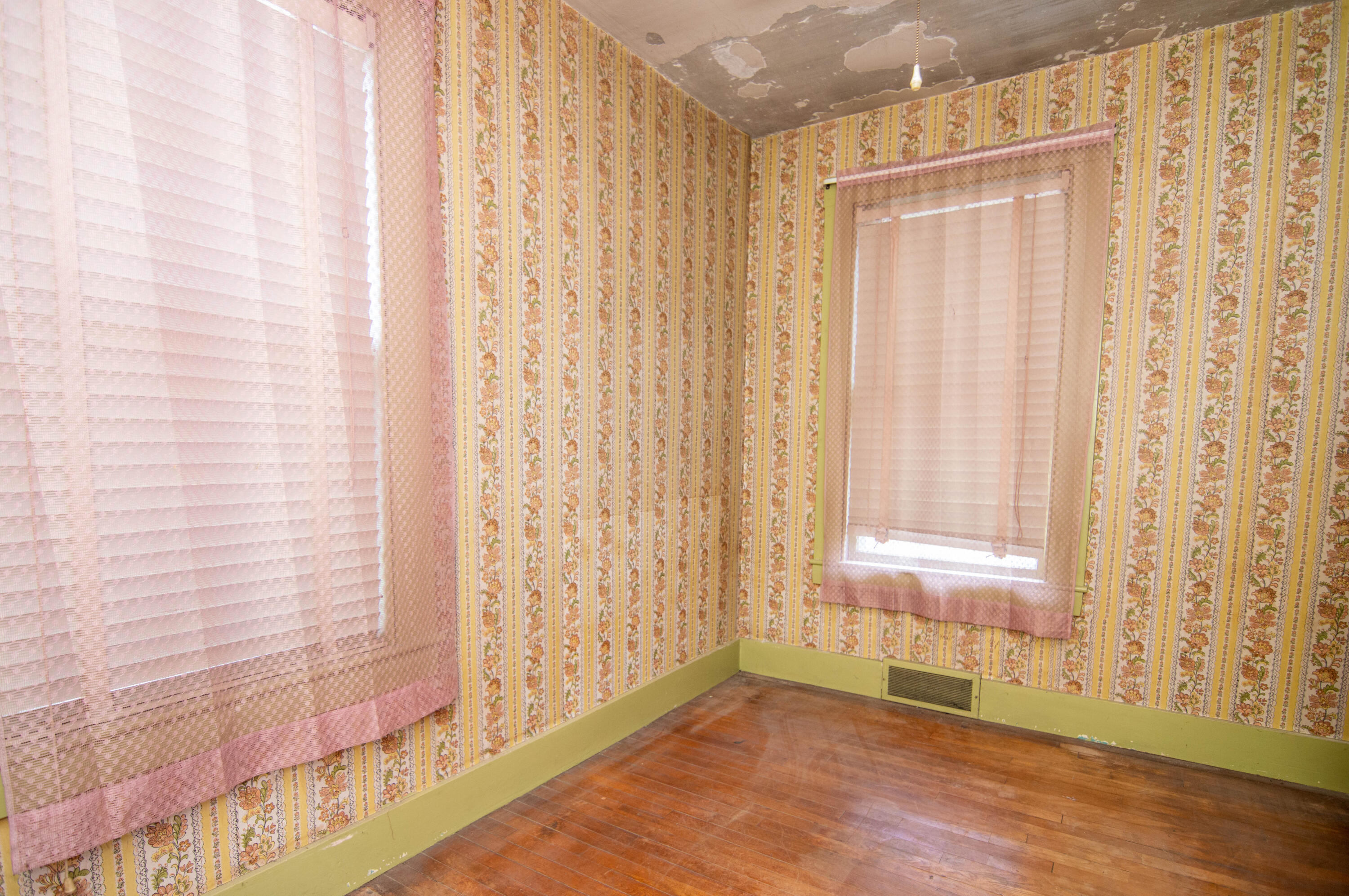 27 Reservoir Avenue Lewiston ME 04240