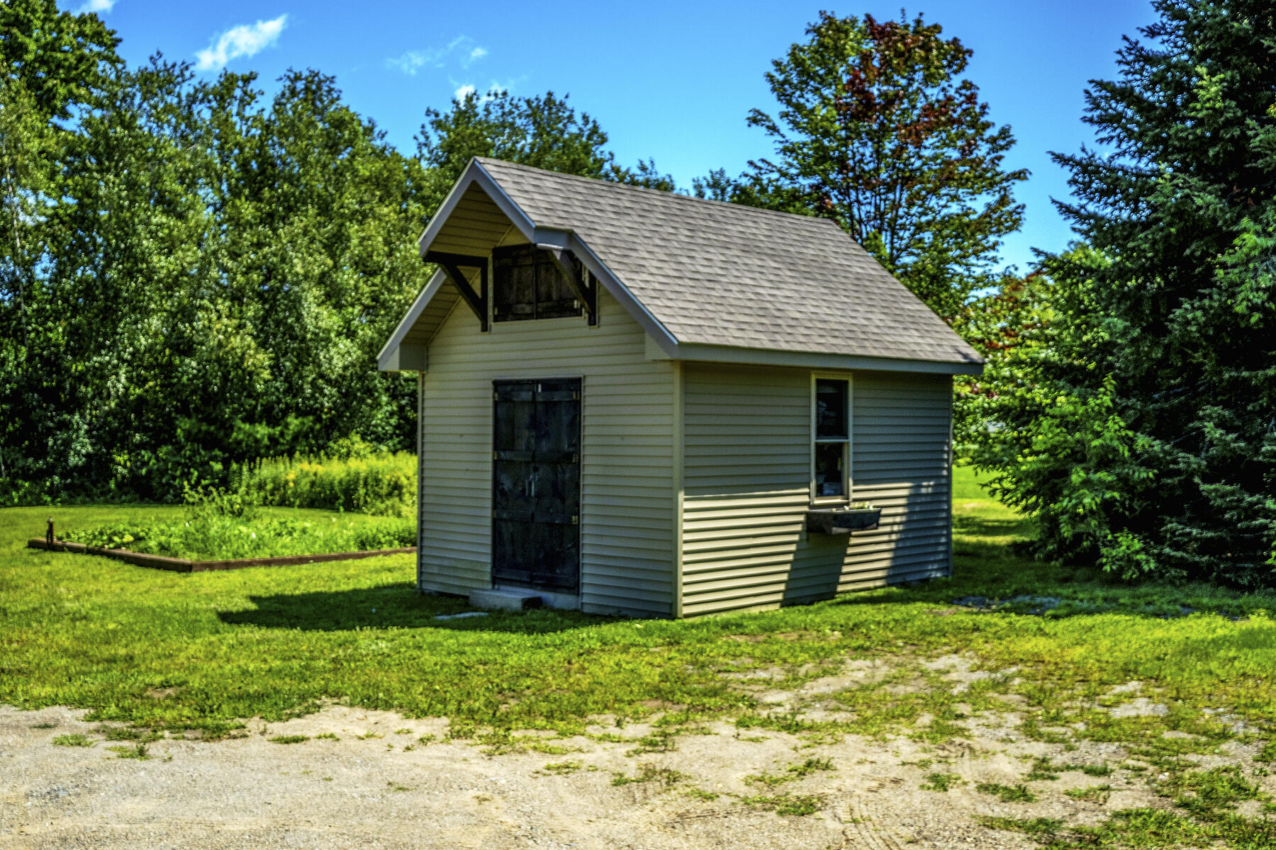 173 Dixon Road Clinton ME 04927