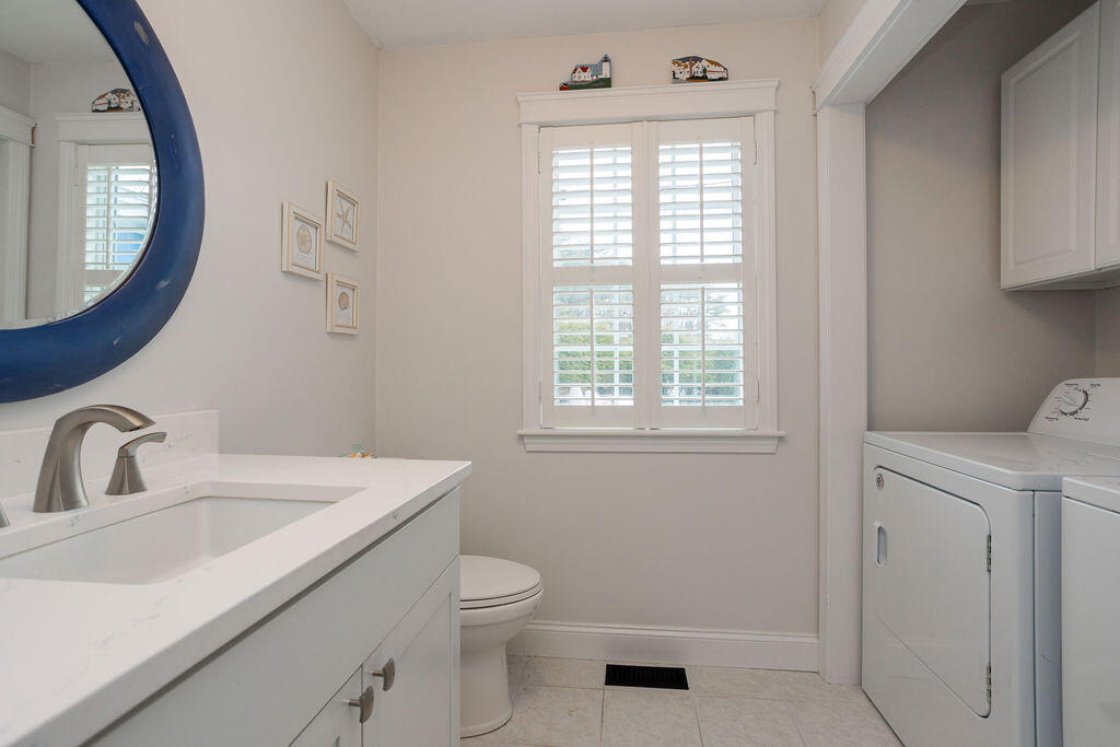 28 Fort Hill Avenue Extension York ME 03909