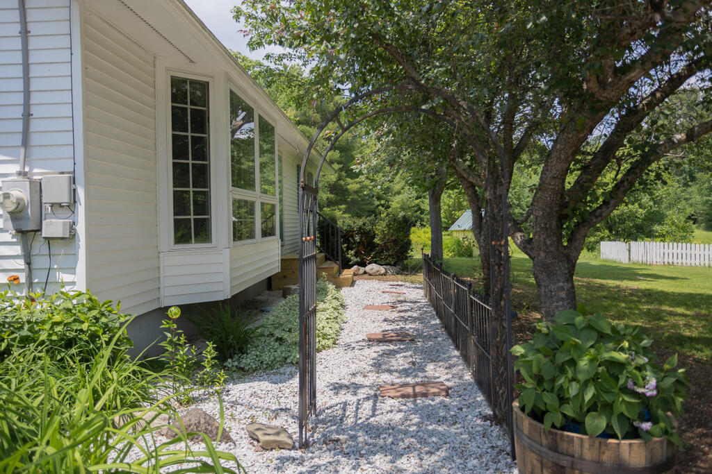 127 George Thomas Road Chesterville ME 04938