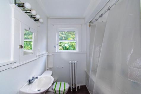 184 Whitney Street Auburn ME 04210