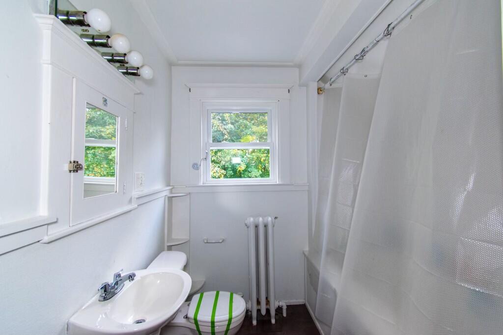 184 Whitney Street Auburn ME 04210