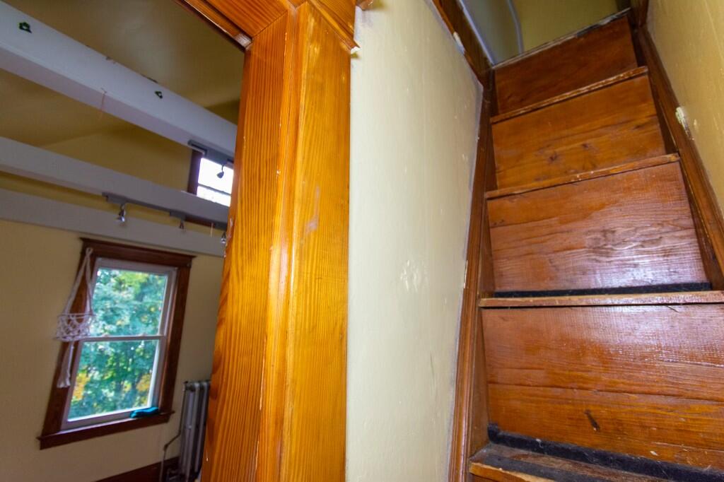 184 Whitney Street Auburn ME 04210