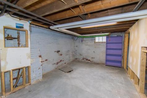 184 Whitney Street Auburn ME 04210