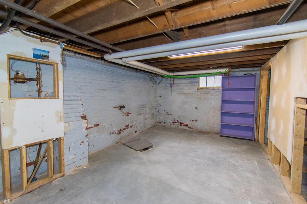 184 Whitney Street Auburn ME 04210