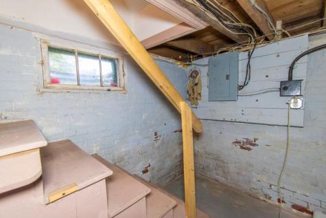 184 Whitney Street Auburn ME 04210